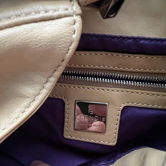 π₯ Vintage Fendi leather purse π₯ - Picture 5 of 16